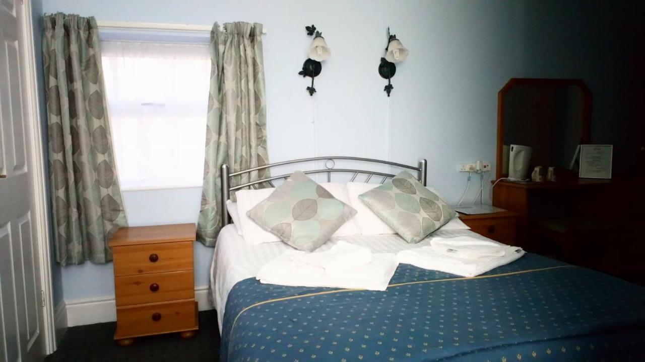 The Wilton International Bed & Breakfast Blackpool Bagian luar foto