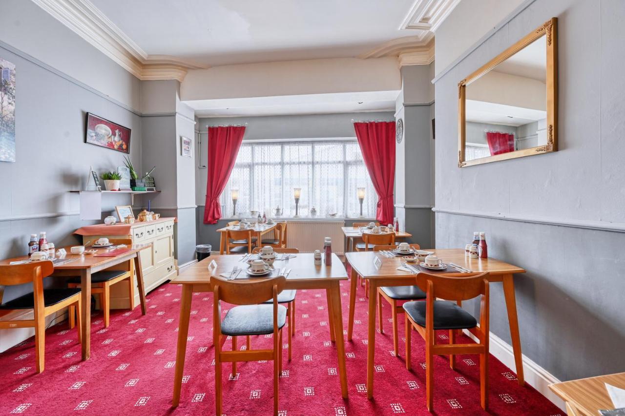 The Wilton International Bed & Breakfast Blackpool Bagian luar foto