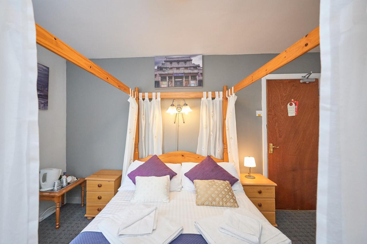 The Wilton International Bed & Breakfast Blackpool Bagian luar foto