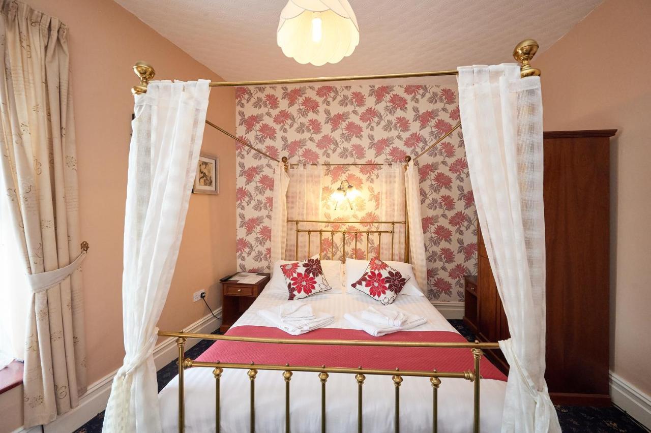 The Wilton International Bed & Breakfast Blackpool Bagian luar foto